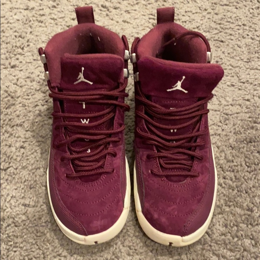 Women’s size 6 / 4.5 Y